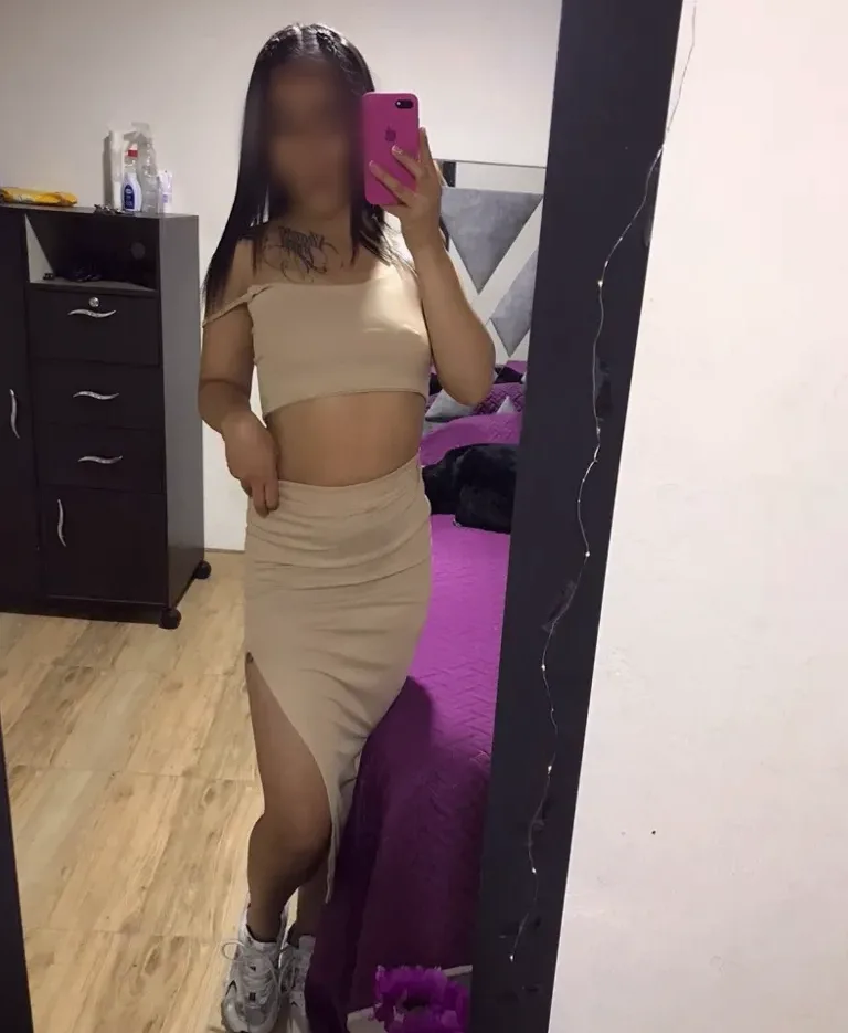 Nawal, 24 años